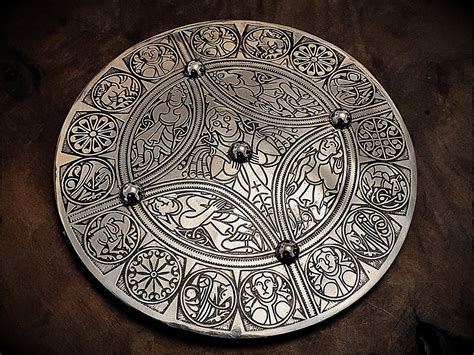  The Fuller Brooch! A Window into Anglo-Saxon Craftsmanship and Symbolism