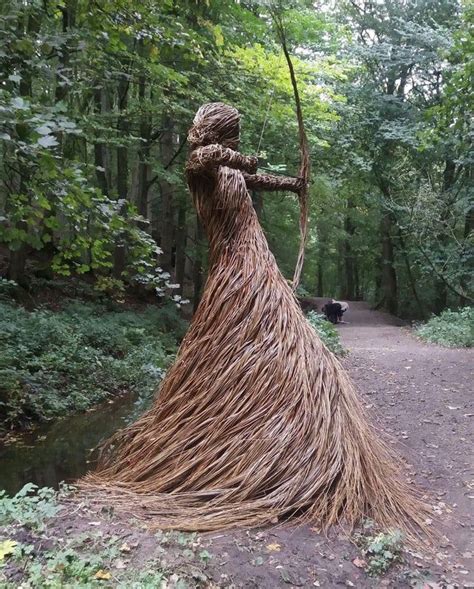  The Guardian of the Forest – A Sculptural Ode to Nature and Protection