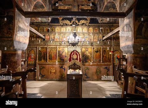  The Iconostasis of St. Clement of Ohrid - An Explosion of Gold and Celestial Visions!