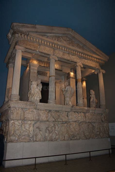  The Lycian Sarcophagus: A Majestic Monument Carved in Stone and Echoing Ancient Legends!